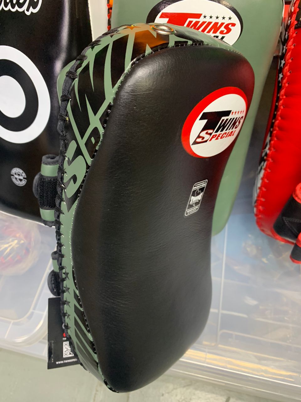 TWINS SPECIAL Kick Pad KPL-12 (Leather) (Size M) - Image 13
